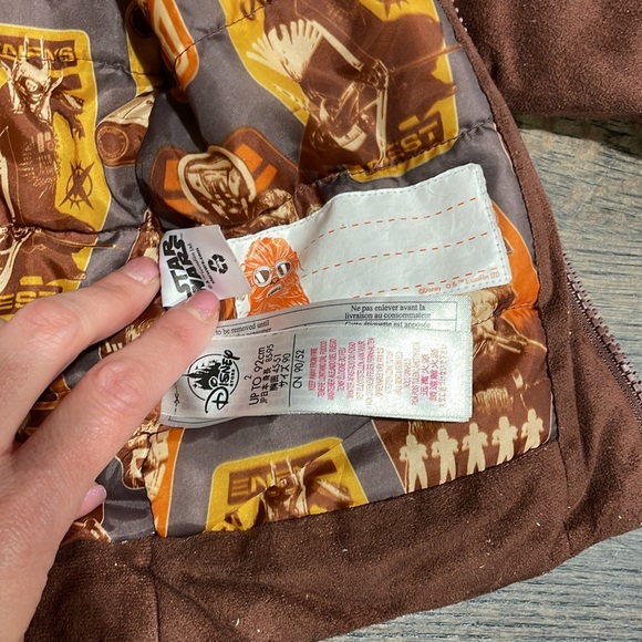 Like new size 2 Disney discontinued Hans Solo jacket with 3 functional pockets. - Picture 6 of 9